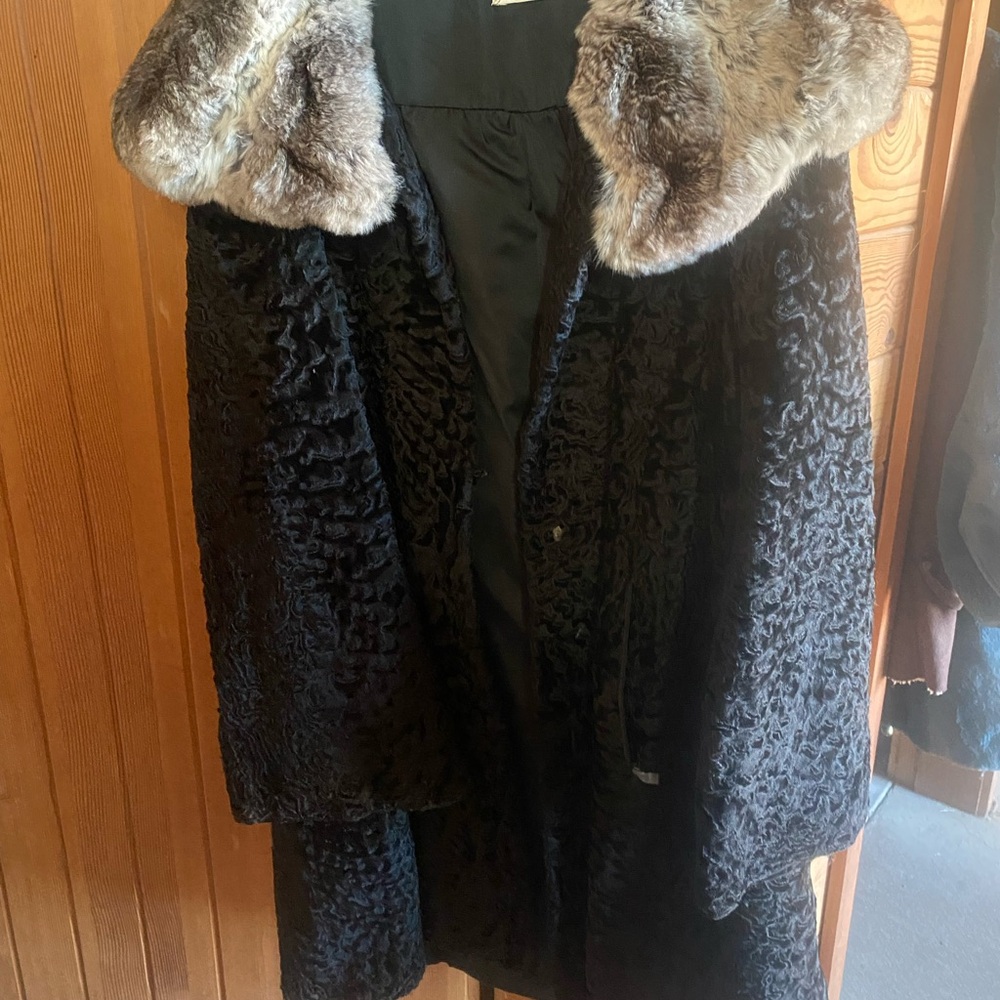 Luxurious chinchilla Fur Women's Coat shearling